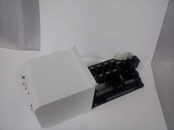 Water-Jacketed 8-Position Multi-Cell Changer for LAMBDA 365