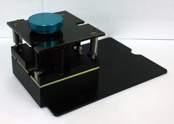 Accessory Base Plate for the Fixed Angle Reflection Accessory